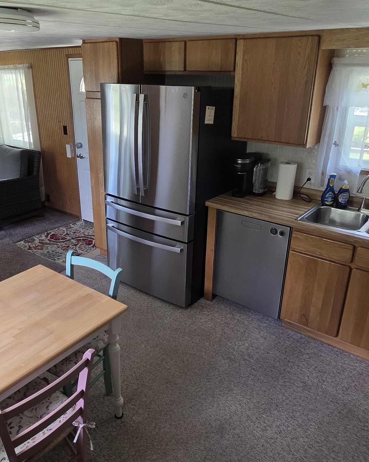 Eat-in kitchen with stainless appliances